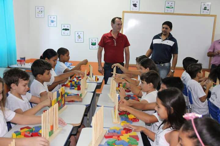 Jogo de tabuleiro para escolas