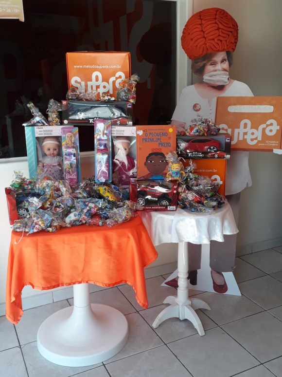 Dia das Crianças: Franquias SUPERA realizam doação de brinquedos - SUPERA - Ginástica para o Cérebro