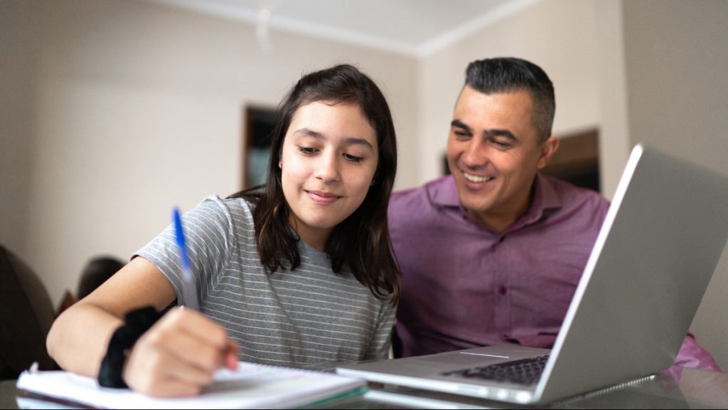 dicas de como ajudar seu filho a estudar em casa