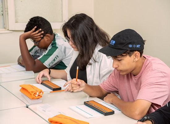 Método Supera Campinas - Castelo - Quer aprender a jogar Sudoku? Sudoku é  um jogo japonês que trabalha raciocínio lógico e concentração. Popularizado  no ocidente, é apresentado em variados níveis de desafio .