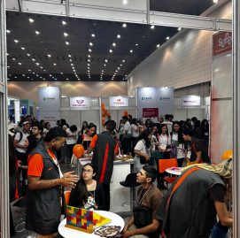 Feira reúne empresas educacionais